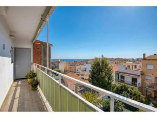 Pis  Calle xaloc. Piso en venta en palamós