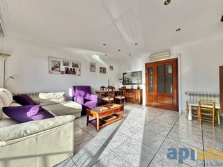 Casa adossada  Calle industrials. Casa adosada en venta en castell daro