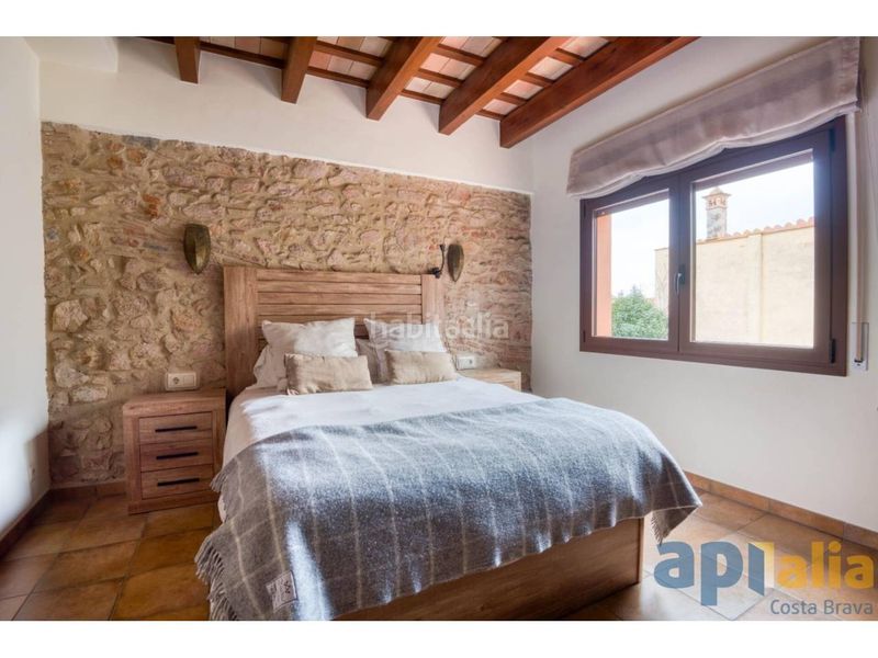 Foto 11a100db-3fef-4fc7-98d6-f0679d008d34. Casa adossada amb calefacció a Eixample Sant Feliu de Guíxols