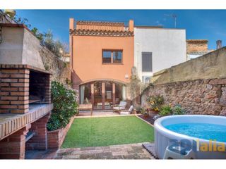 Casa adossada  Calle sant martirià. Casa en venta en sant feliu de guíxols