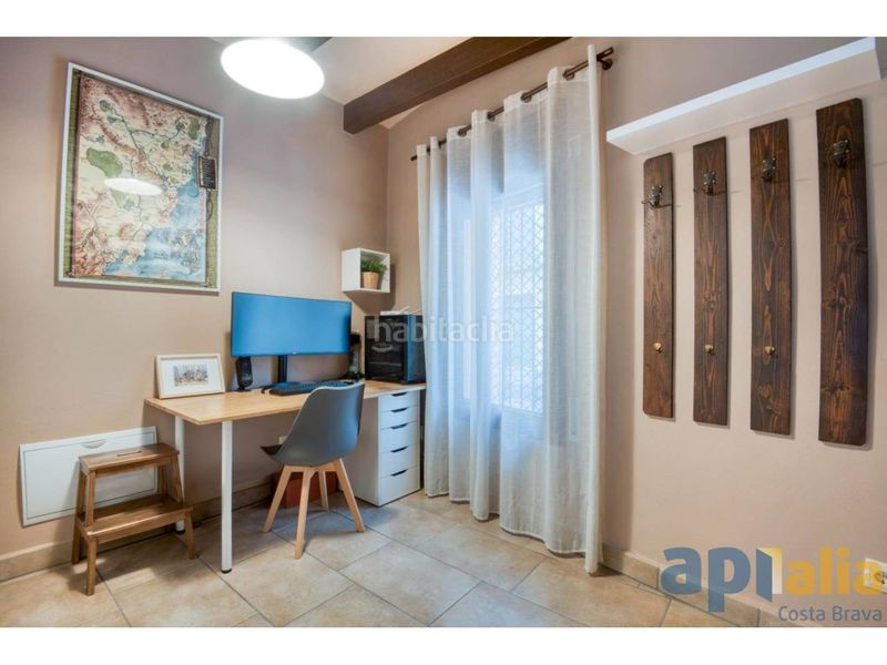 Foto c7cc3cba-e523-48a5-8475-c9b7d7565e65. Casa adossada amb calefacció a Eixample Sant Feliu de Guíxols