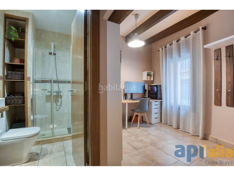 Foto cdd496a9-3cbd-437d-afbf-ecc4e2488be6. Casa adossada amb calefacció a Eixample Sant Feliu de Guíxols