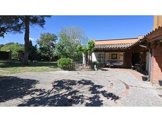 Casa  Calle sant pol. Finca con casa en planta baja, jard�n, piscina y anexos agrarios