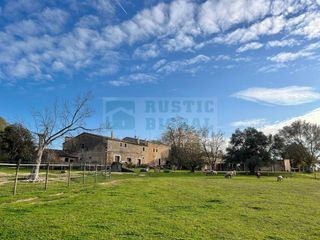 Miete Bauernhof  Calle veïnat de panedes. Alquiler de masía rural en llagostera  casa con chimenea, patio