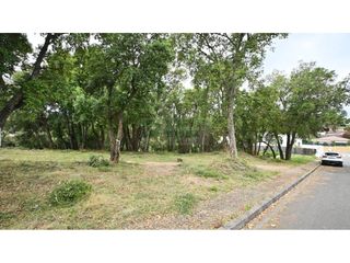 Affitto Terreno residenziale in Poble. Parcela urbanizada de 1.025 m en venta, rodeada de naturaleza y