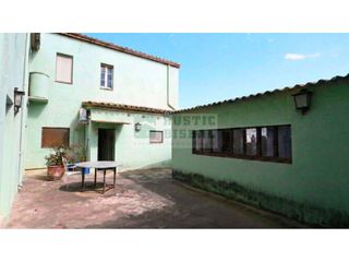 Mas�a  Calle sant josep. Gran casa r�stica con patio, garaje y anexos en venta en la bisb