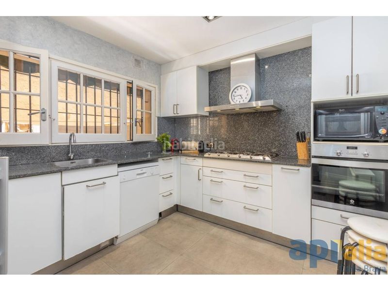 Foto b218c21f-5054-41d4-94ea-0d2935533ece. Casa amb aparcament a Llafranc