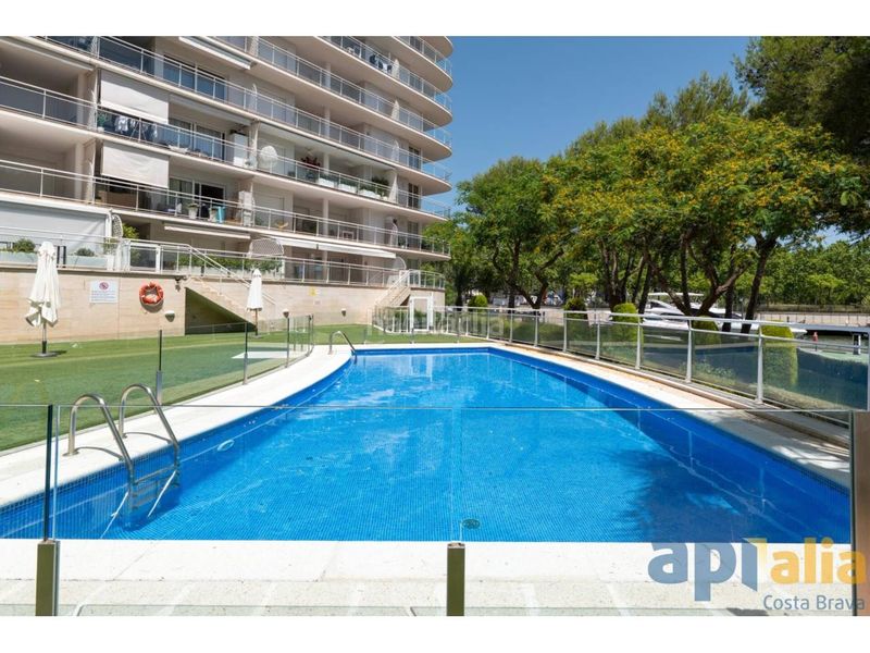 Foto c83dfb27-4b80-4c45-ae09-e753d4e61bb1. Pis amb piscina a Port d´Aro Platja d´Aro