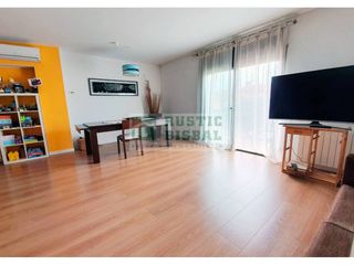 House in Bisbal d´Empordà (La). En venta casa unifamiliar adosada situada en urbanización de la