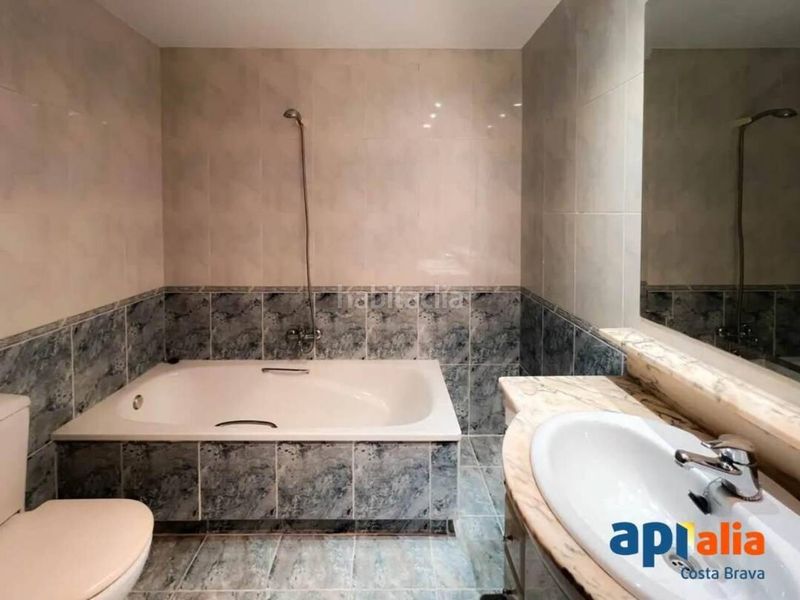 Foto 6098ab9d-bfce-41bb-9f6c-a6d73a2d4660. Apartament amb calefacció a Eixample Sant Feliu de Guíxols