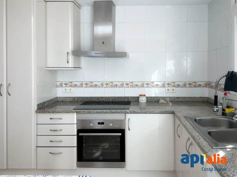 Foto 61dcb0c9-58e9-4c37-8f7c-74ee6e406719. Apartament amb calefacció a Eixample Sant Feliu de Guíxols