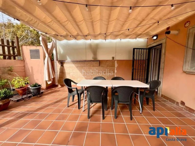 Foto f0a70dbd-e25e-4a03-b25c-ba1f378702eb. Apartament amb calefacció a Eixample Sant Feliu de Guíxols