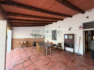 Lloguer Masia a Sant Joan de Mollet. Casa de alquiler con patio en sant joan de mollet, cerca de esta