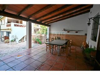 Miete Bauernhof in Sant Joan de Mollet. Casa de alquiler con patio en sant joan de mollet, cerca de esta