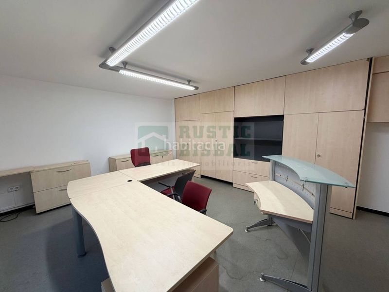 Foto a781797f-3f8c-4759-83fc-8cdca2a26546. Büro in Bisbal d´Empordà (La)
