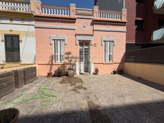 Casale in Poble Nou-Olivar Gran. Casa de estilo modernista en venta en figueres, alt empordà, con