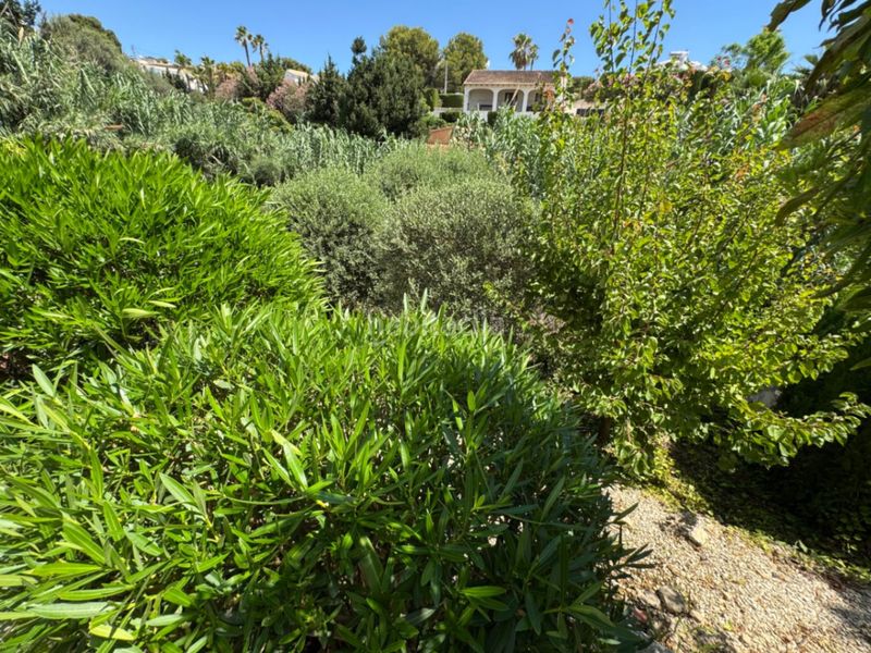 Foto c2b21808-90b9-49a0-90be-b37f6fce4447. Chalet en Cala Advocat-Baladrar Benissa