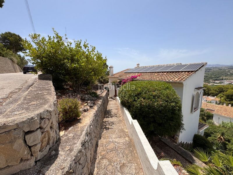 Foto 0b13f228-fe6e-49ac-8fc9-dab8a2789124. Xalet amb calefacció aparcament piscina a Paichi Moraira