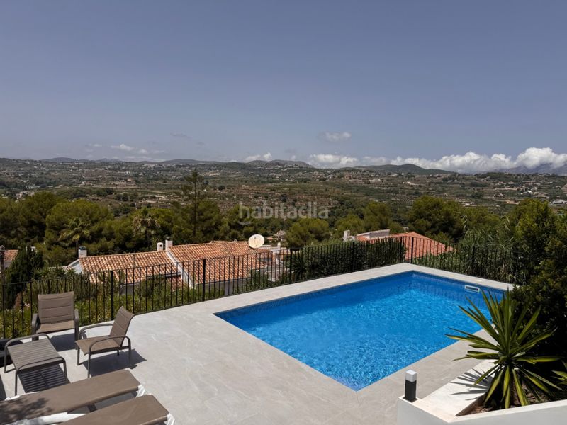 Foto c2153764-591a-4bd4-b782-2cea2e2417bb. Xalet amb calefacció aparcament piscina a Paichi Moraira