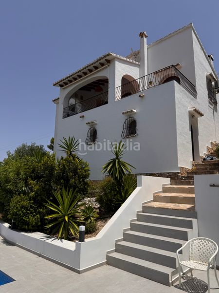 Foto c2723fe6-6c05-4e16-a027-20d99d5b4f37. Xalet amb calefacció aparcament piscina a Paichi Moraira
