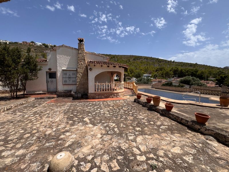 Foto 7534980d-15e4-4e27-8cfb-dadd0c447290. Chalet en Paichi Moraira