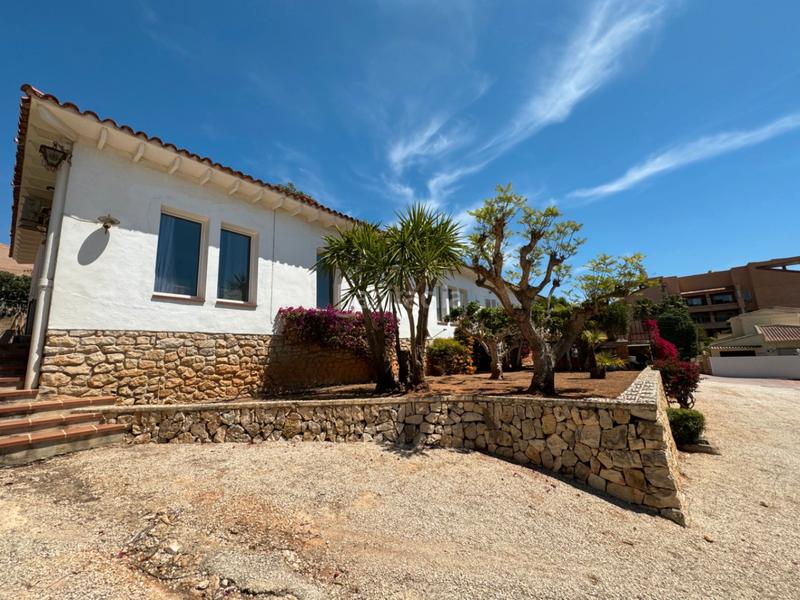 Foto b91645fe-bcd2-490f-b341-ff2382141645. Chalet with parking in Pinar de Advocat-Cometa Moraira