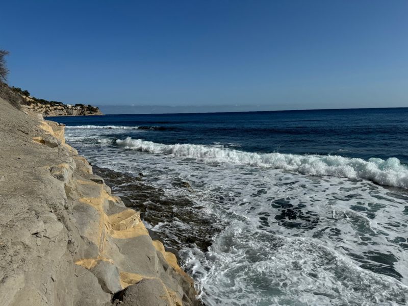 Foto c8928f1f-ffed-45a7-b241-1dd93179db1a. Terreny residencial a Cala Advocat-Baladrar Benissa