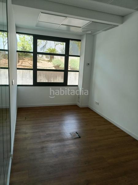 Foto 1d0a3c0f-3d4c-44c3-8b01-47ceb7494287. Bureau dans calle chile 4 dans El Pinar-Punta Galea Rozas de Madrid (Las)