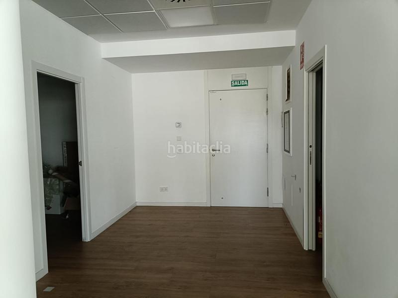 Foto 5e112a5e-705e-4c7e-b557-45c5a2989a0e. Bureau dans calle chile 4 dans El Pinar-Punta Galea Rozas de Madrid (Las)
