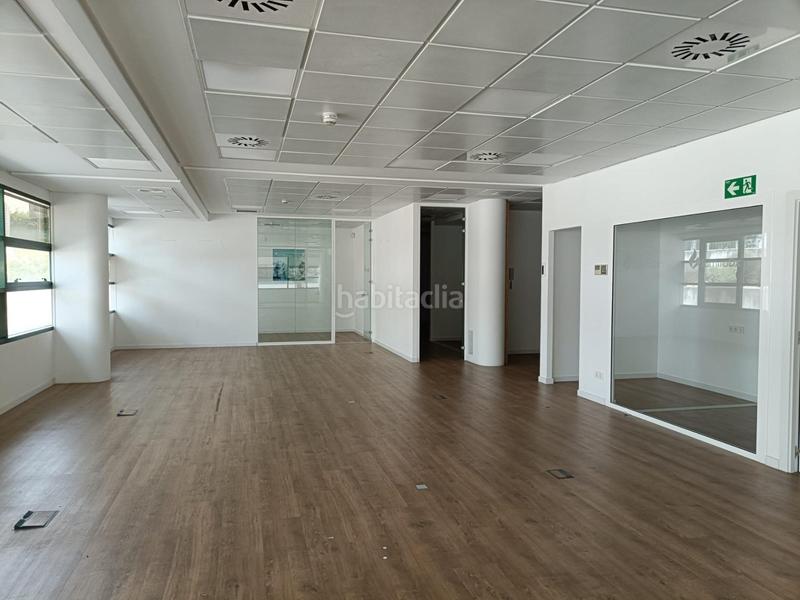 Foto f880e790-193b-4c12-b0c6-9c10f25451c1. Bureau dans calle chile 4 dans El Pinar-Punta Galea Rozas de Madrid (Las)