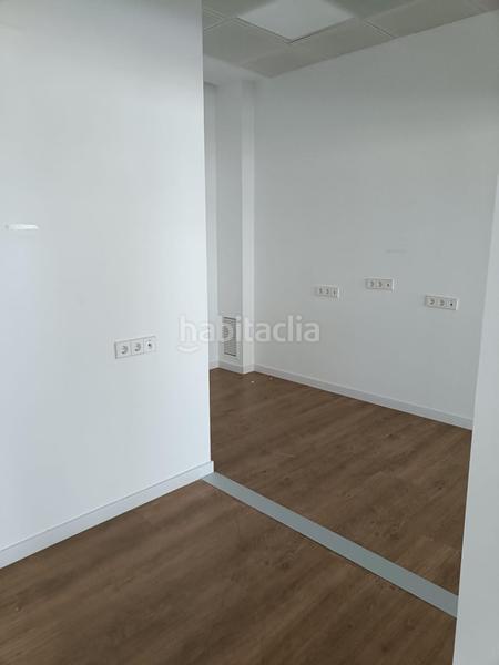 Foto fad5c151-542c-4a8e-aa26-e0e13f963958. Bureau dans calle chile 4 dans El Pinar-Punta Galea Rozas de Madrid (Las)