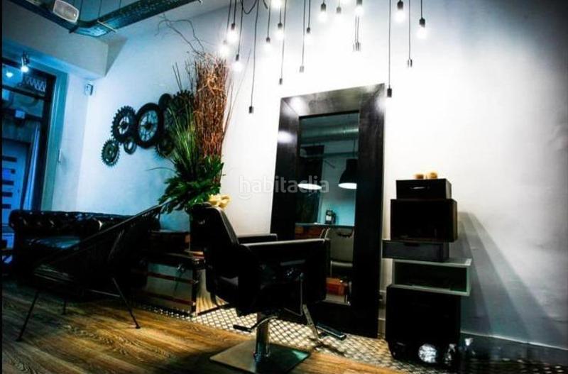 Foto d0e394a9-e0f2-4eae-95c1-7d322f8b551f. Traspàs local comercial a Centre Badalona