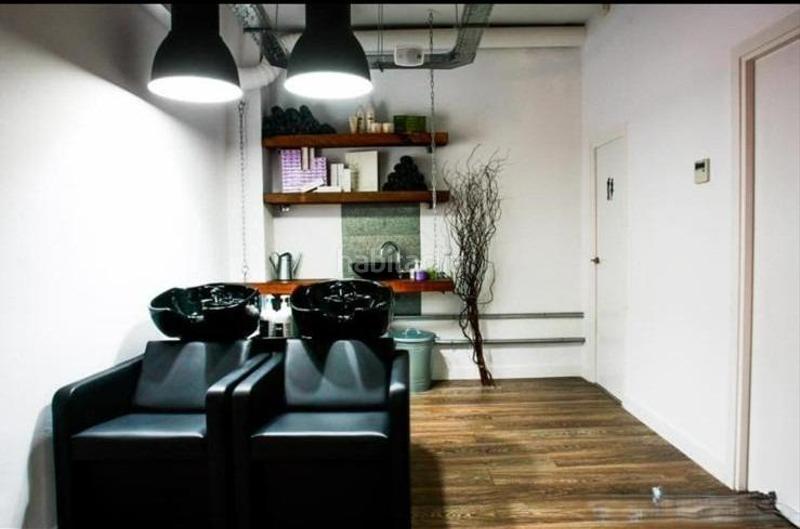 Foto 82c1ffff-eff3-4281-a536-4a3ff8815a97. Traspaso local comercial en Centre Badalona