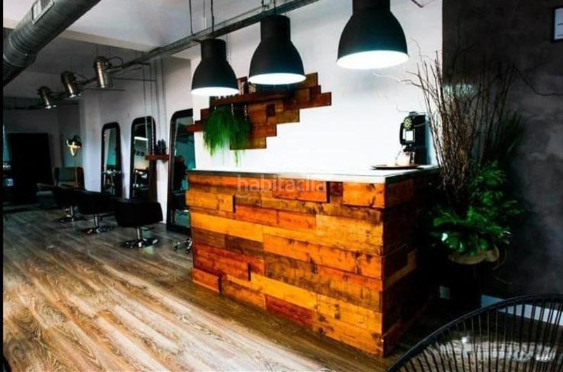 Foto ae6f241f-23c5-4366-af51-eda717d02877. Pas-de-porte local commercial dans Centre Badalona