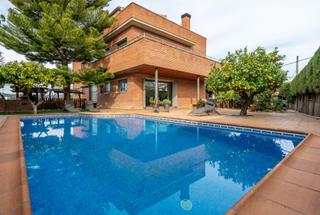 Chalet  Carrer oceania,d'