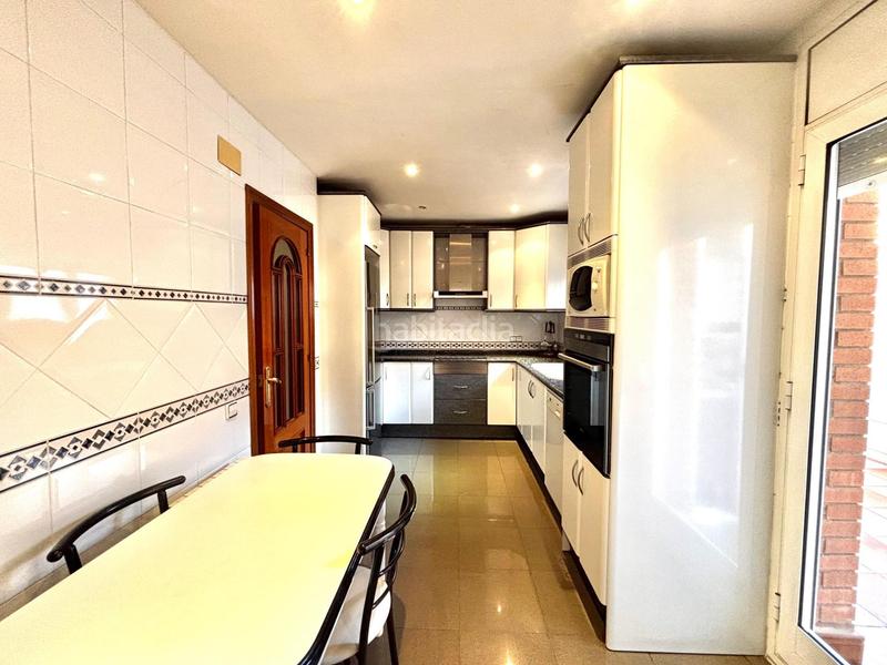 Foto 2dd7d96e-b6df-433f-a7c3-f4229d8d060a. Casa a schiera con parcheggio in Gorg Badalona