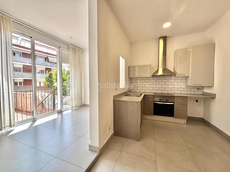 Foto 43772afd-ff1a-492b-b239-533b4a16c461. Apartament amb aparcament a Casagemes Badalona