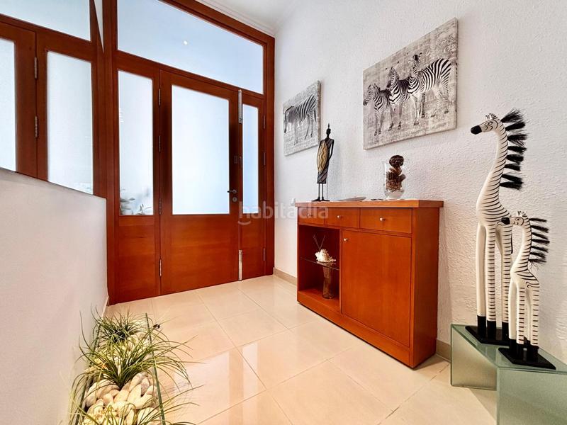 Foto d7b67eb0-bd28-400a-97e2-9ddd79447d4d. Casa pareada en Centre Badalona