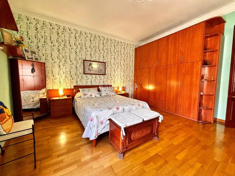 Foto dde5f6ef-c6a3-42f6-8284-ee448113b24c. Casa pareada en Centre Badalona