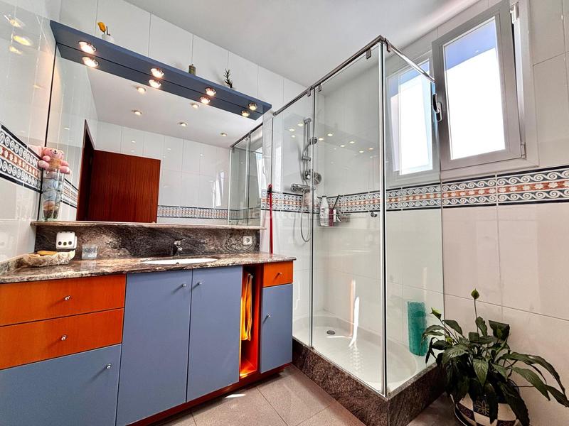 Foto e1a9eb95-4094-4ee4-8633-f9bf94d62217. Casa pareada en Centre Badalona
