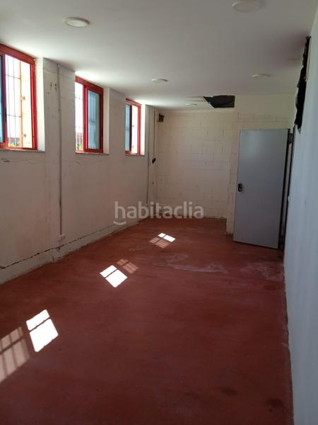 Foto 527686d3-c4fe-4fca-a466-d53f49ee54c1. Bâtiment à usage industriel dans Montigalà Badalona