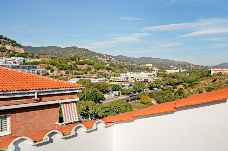 Foto 259ba9ac-7099-4a5b-b8cf-ebae3001d197. Àtic a Bufalà Badalona