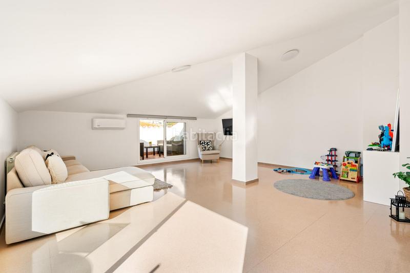 Foto 372871e4-b17b-43c5-88df-3d4e54ae59a7. Attico in Bufalà Badalona