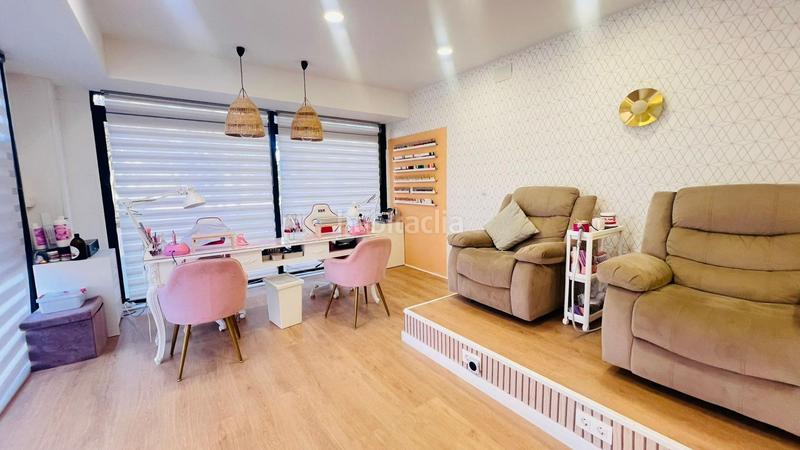 Foto ed7c77ee-5e8a-4040-8361-02ea442542a3. Local comercial en Lloreda Badalona