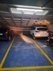 Aparcament cotxe  Carrer de mossèn jacint verdaguer