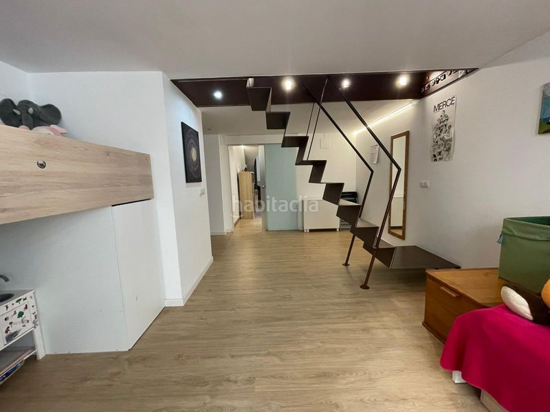 Foto f9bcaed6-af00-4328-8bd0-f84e0e39b0d1. Dúplex a Poblenou Barcelona