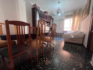 Pis a Passeig d'espanya 4. Vivienda a reformar muy cerca del metro