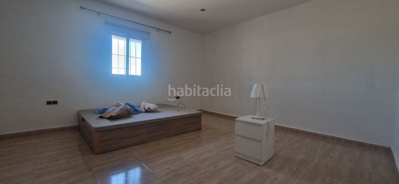 Foto 8eafbe98-3a81-4763-8357-a819feba24b8. Edificio in Rafelbunyol