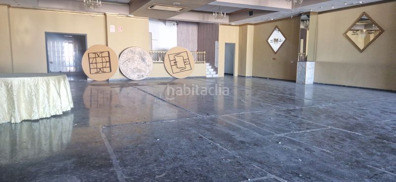 Foto effab7f5-5b73-4e41-bbd3-3db7dd6a4855. Edificio in Rafelbunyol