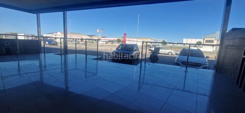 Foto f4381651-a3c6-4cba-91d8-cccea56d8461. Edificio in Rafelbunyol